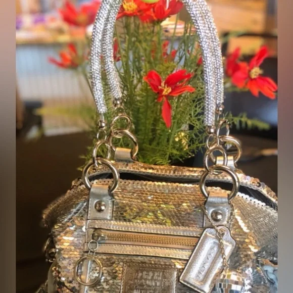 Auth Coach Poppy Silver Sequin Spotlight Tote Bag Medium Great Condition Vintage - Picture 3 of 17